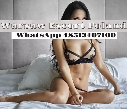 Escort Alexandra Escort with brunette hair