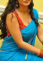 Pragya-Thakur`s black hair and beautiful face will charm you