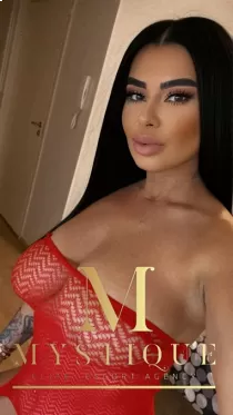 Nikole escort available in London