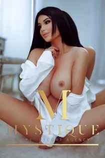 Amy escort available in London