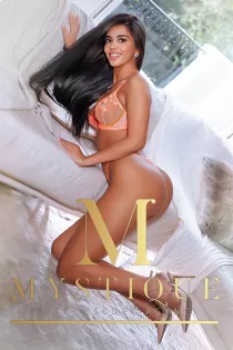 Karina escort available in London