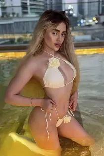 Escort Liliia with blonde hair