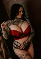 Australian brunette escort Beau Moore