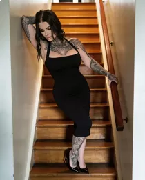 Beau Moore 30 years old girl