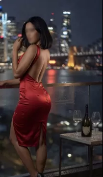 Escort Carmen Skye with black hair