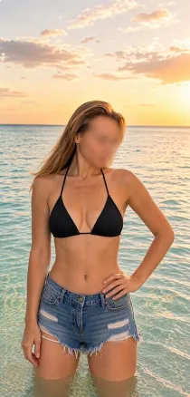 Escort Gia Vance with blonde hair