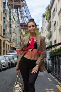 Alejandra escort available in Munich