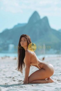 Laura escort available in Doha