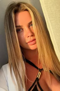 Aloya B bust size Natural