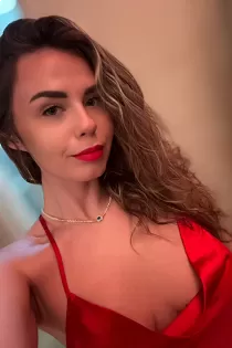 Bella escort available in London