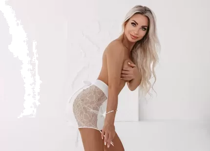 laume very naughty girl