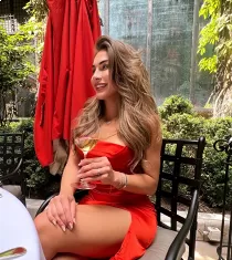 Escort Mizona with blonde hair