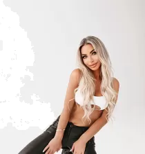Escort laume with blonde hair