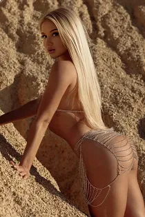 Pearl escort available in London