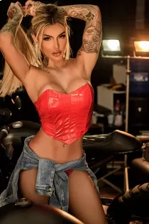 Escort Glo with blonde hair