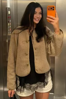 Escort Skye with brunette hair