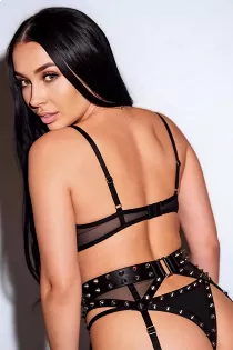 Escort Karina with brunette hair
