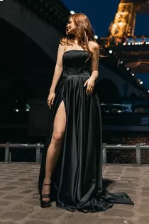 Escort Eremea with red hair