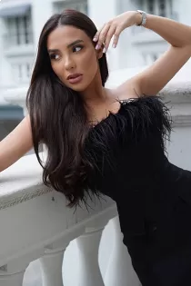 Denella 25 years old girl