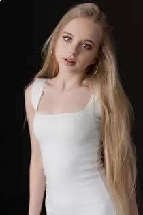 Dosia escort available in London
