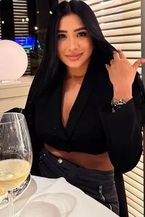 Devone escort available in London