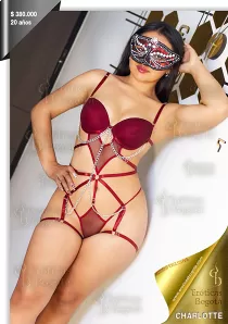 Escort CHARLOTTE EROTICAS with negro hair