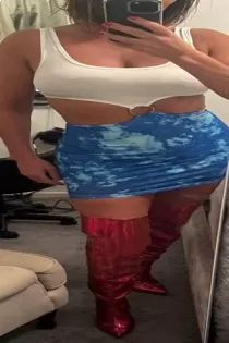 Cleo Sparkles escort available in Victoria