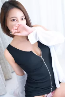 Japanese escort Ryo