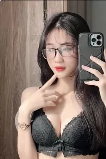 Vietnamese escort Lacey