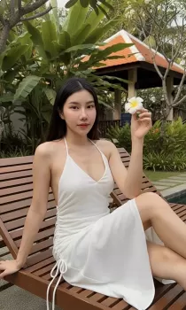 winny C bust size Natural