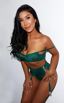 Mel escort available in London