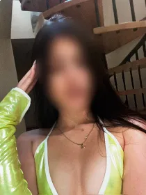 Escort Claudia 34628727006 with black hair