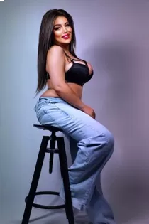 Lara Escortss E bust size Natural