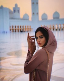 Fetish Queen NITA escort available in Dubai
