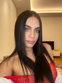 Bonnie escort available in London