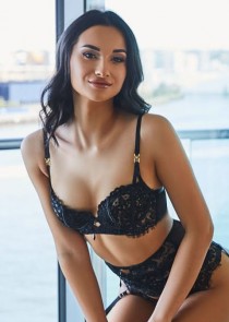 Amelly escort available in London