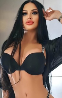 Alora escort available in London