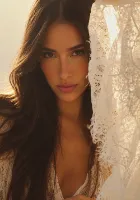 Brazilian girl Bibiana in london