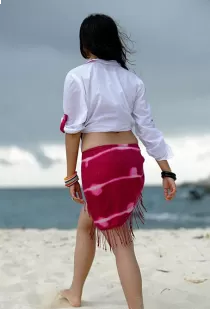 Escort Tarana Wahi with black hair