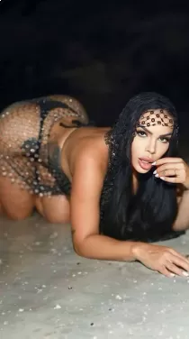 Manu escort available in Dubai