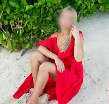 Vanessa escort available in Prague
