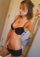 Very naughty hourglass figure roje from independent escort