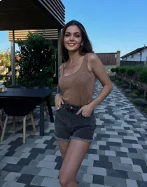 Victoria escort available in Delhi