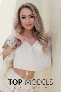 Iulia 26 years old girl